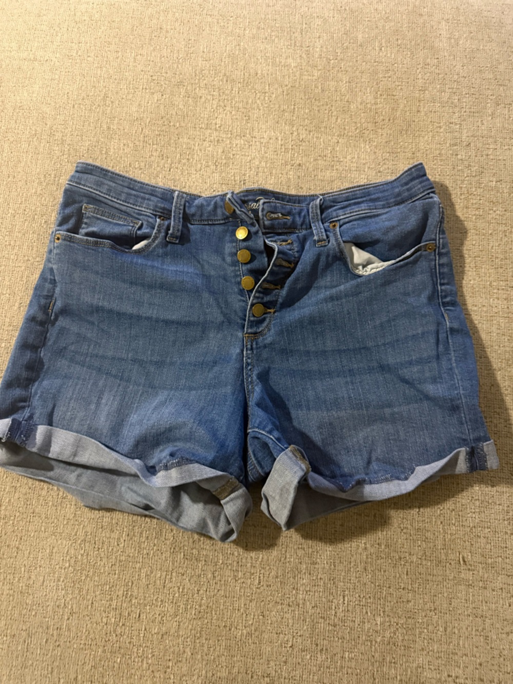 Universal Thread Blue Denim Button-Front Women’s Shorts